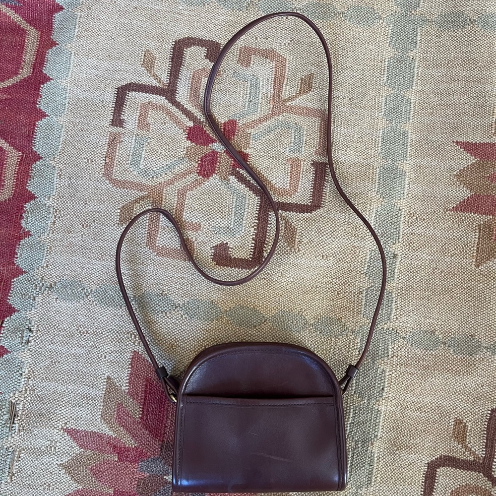 Elegant Brown Leather Crossbody Bag